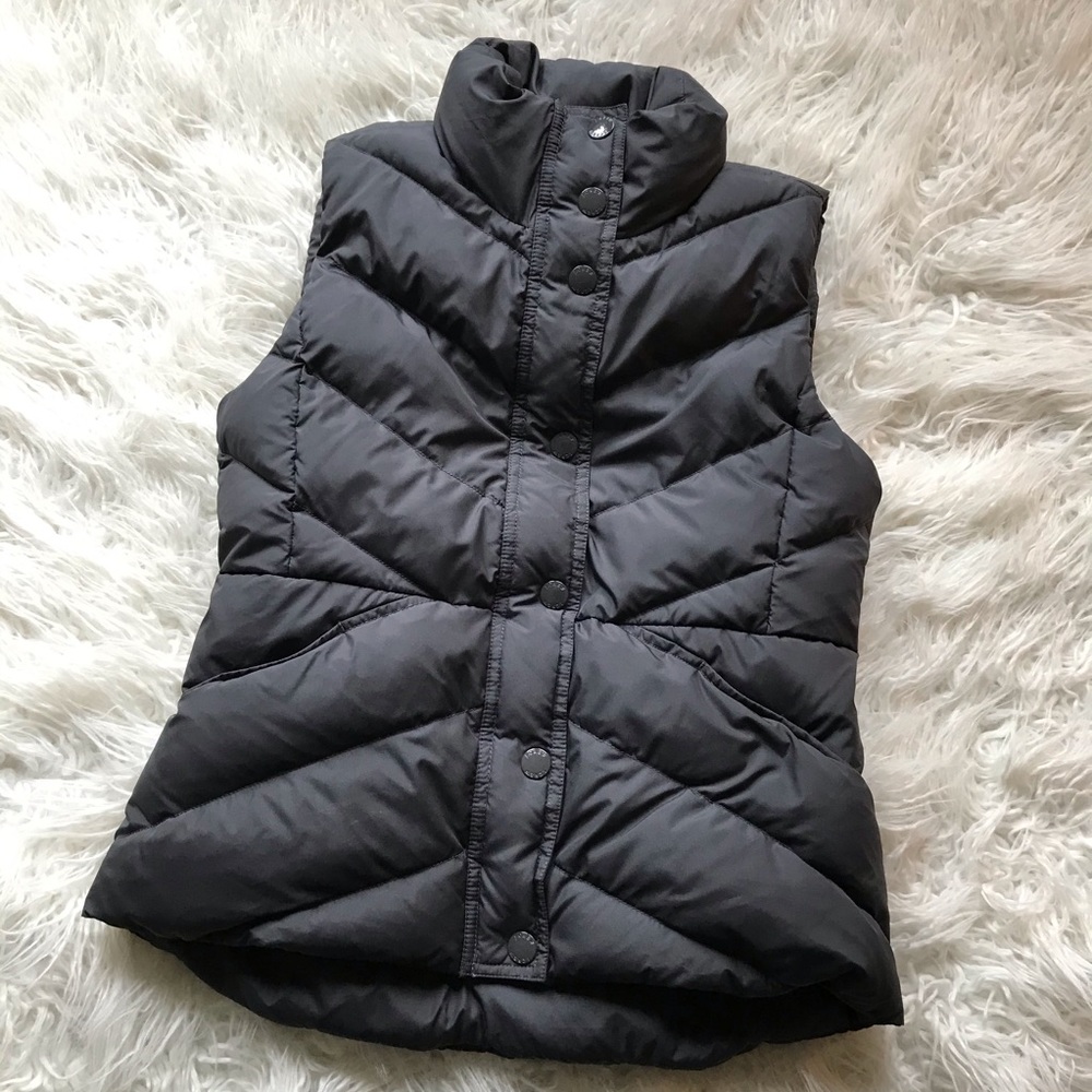 J CREW GREY CHEVRON DOWN FILLED PUFFER VEST - Picture 2 of 6